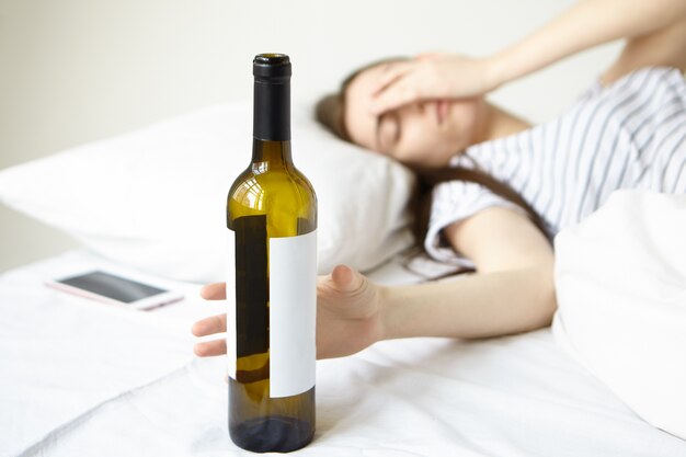 Симптомы алкогольной интоксикации и как с ними справиться